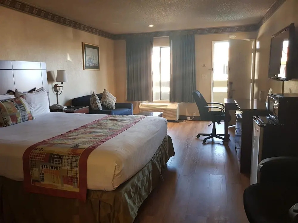Travelodge Costa Mesa - Newport Beach Hacienda