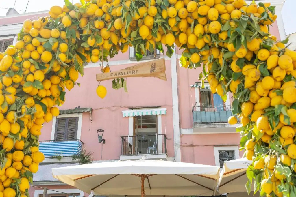 KISSES HOUSE - Marina Grande port