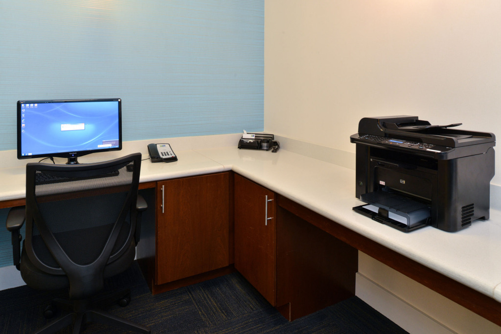 Holiday Inn Express & Suites Terre Haute by IHG