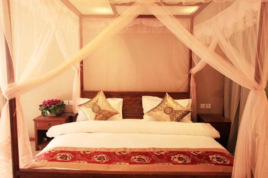 Huaqian Yuexia Inn Lijiang