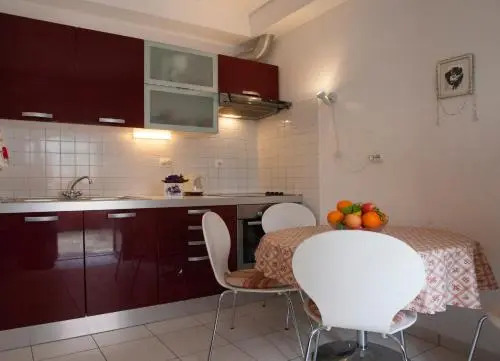 Apartments Leo