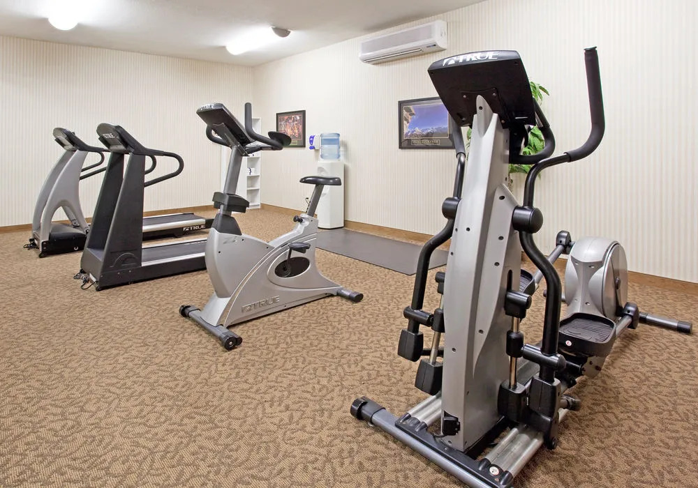 Holiday Inn Express & Suites Garden City