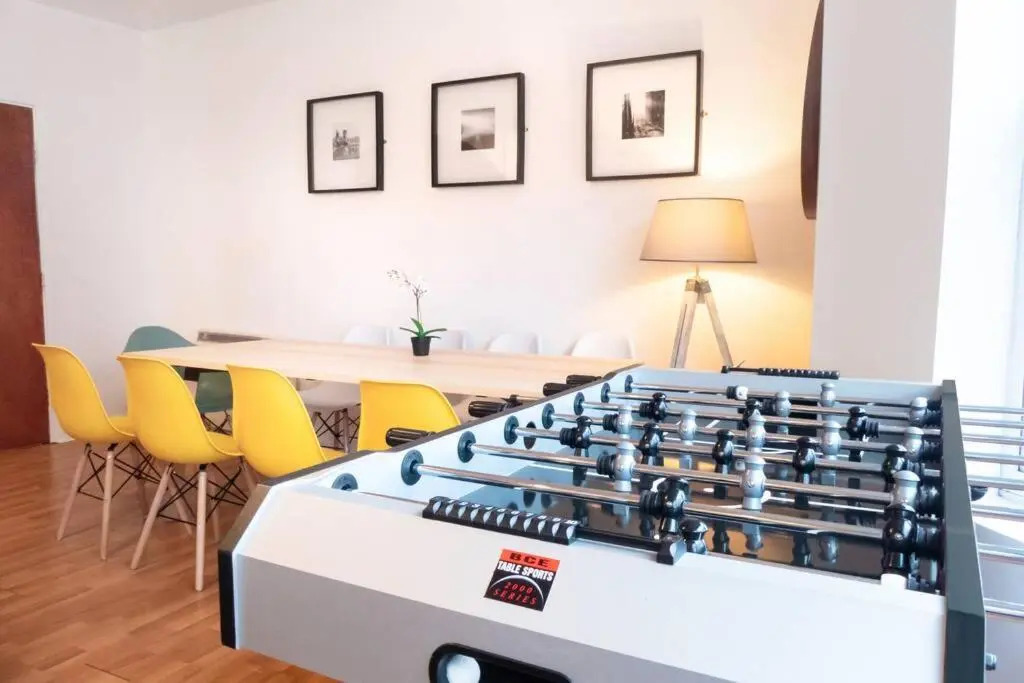 Apartment up to 9 close to Centre, big TV and WiFi