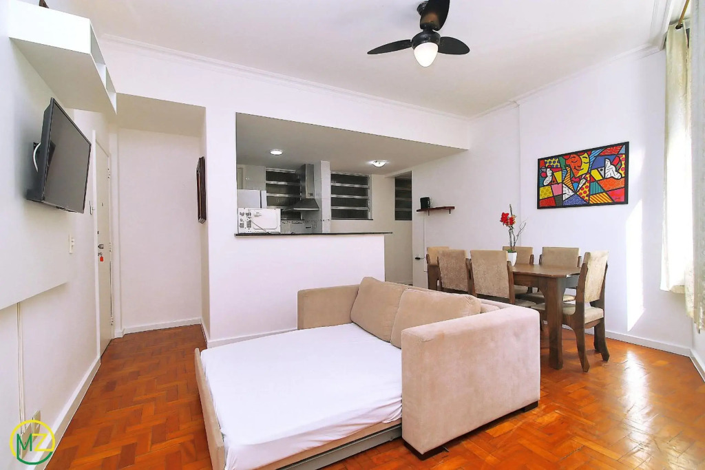 Sala e 2 quartos econômico no posto 5 em Copacabana