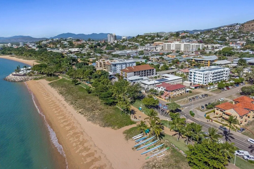Madison Ocean Breeze Apartments