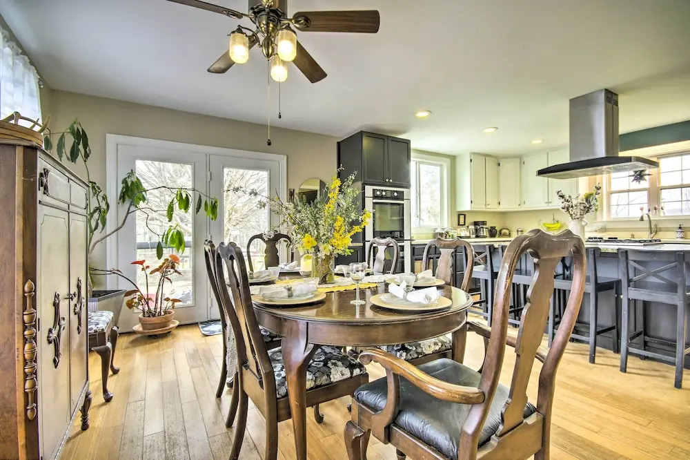Historic Farmhouse w/ Chef's Kitchen Near Wineries