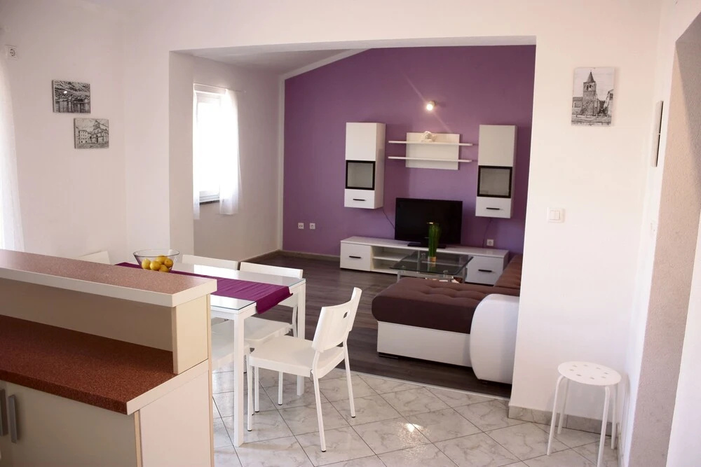 Apartments Miki Pag
