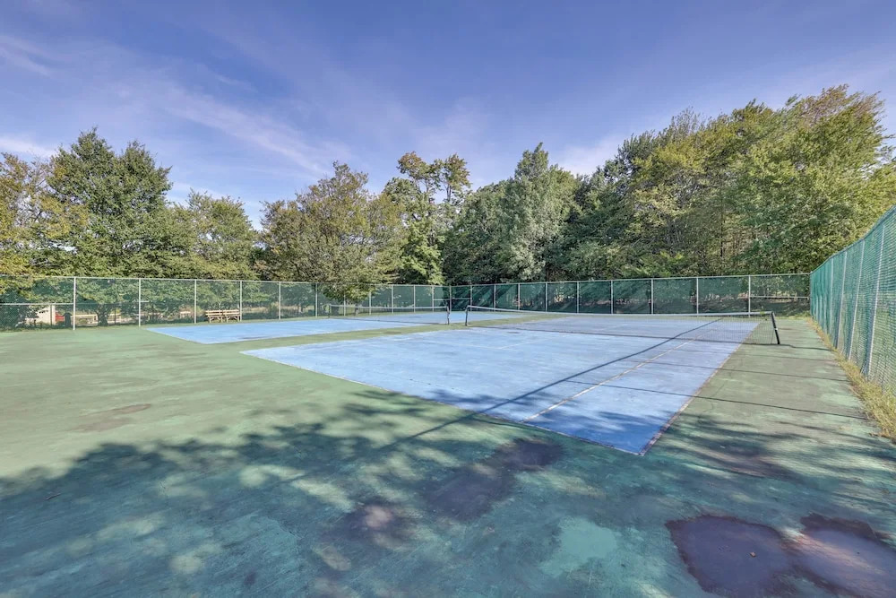 Fire Pit, Pool & Beach Access: Tobyhanna Home!