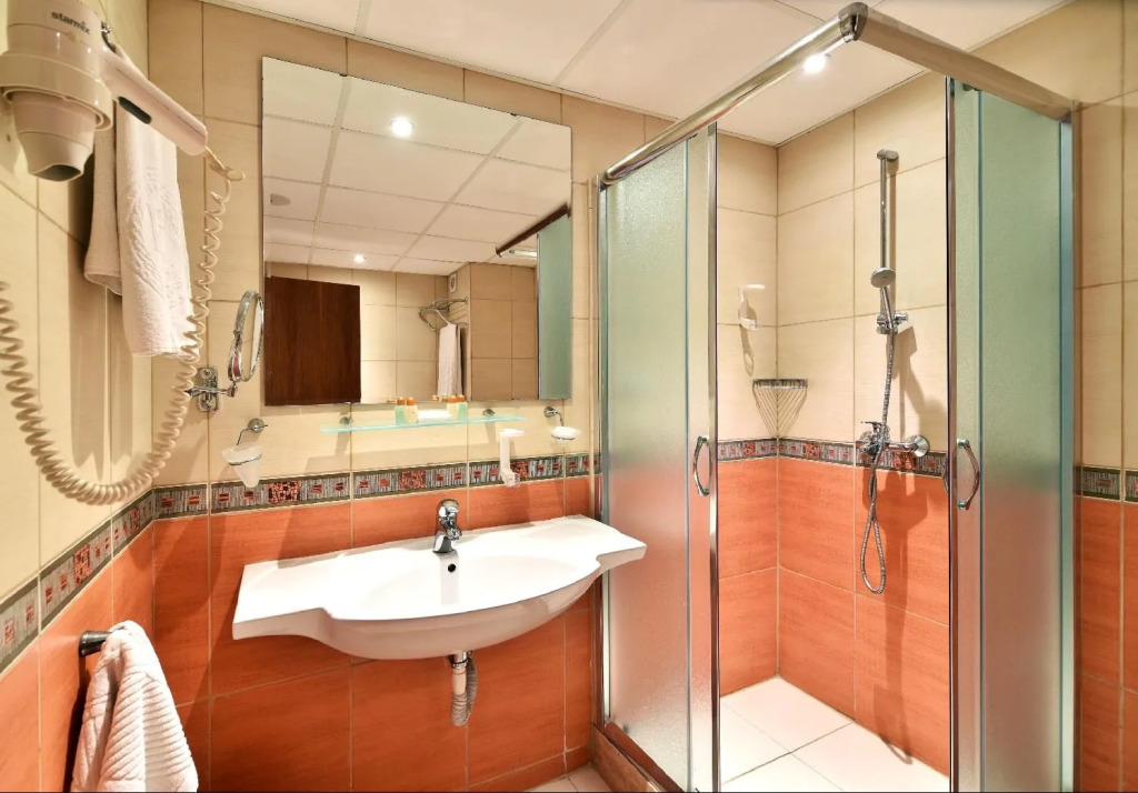 Estreya Residence Hotel
