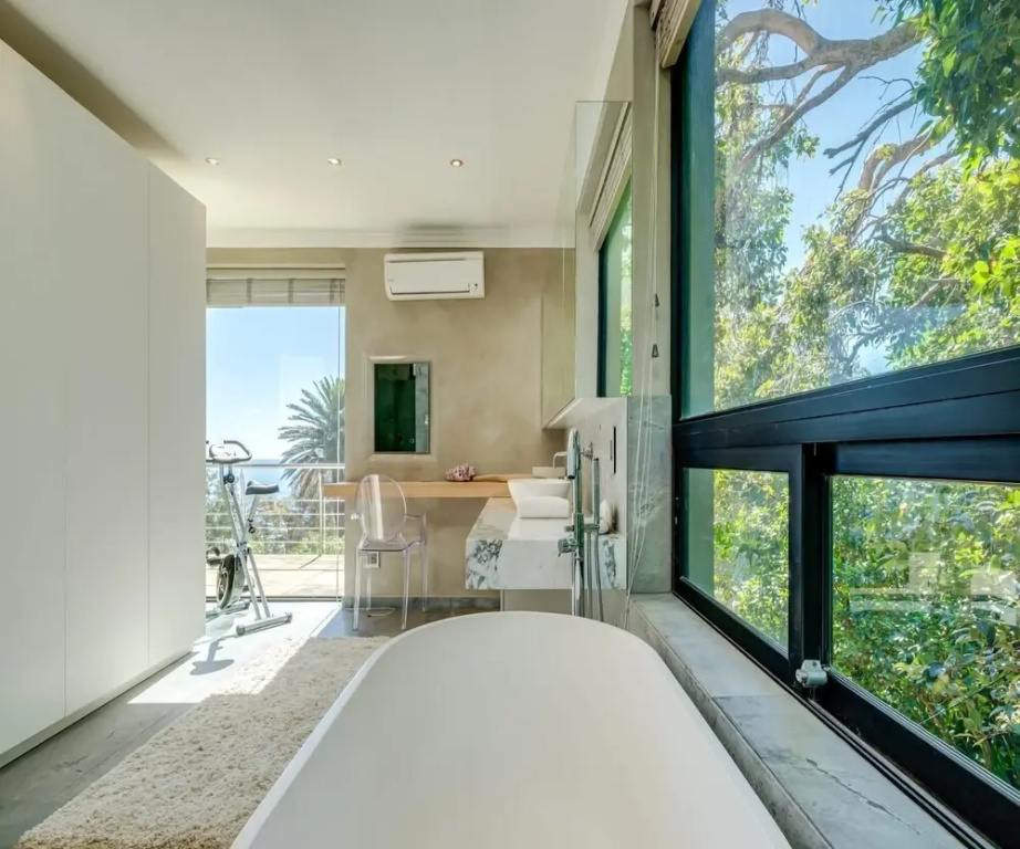 Family Villa in the Heart of Camps Bay Bayon House