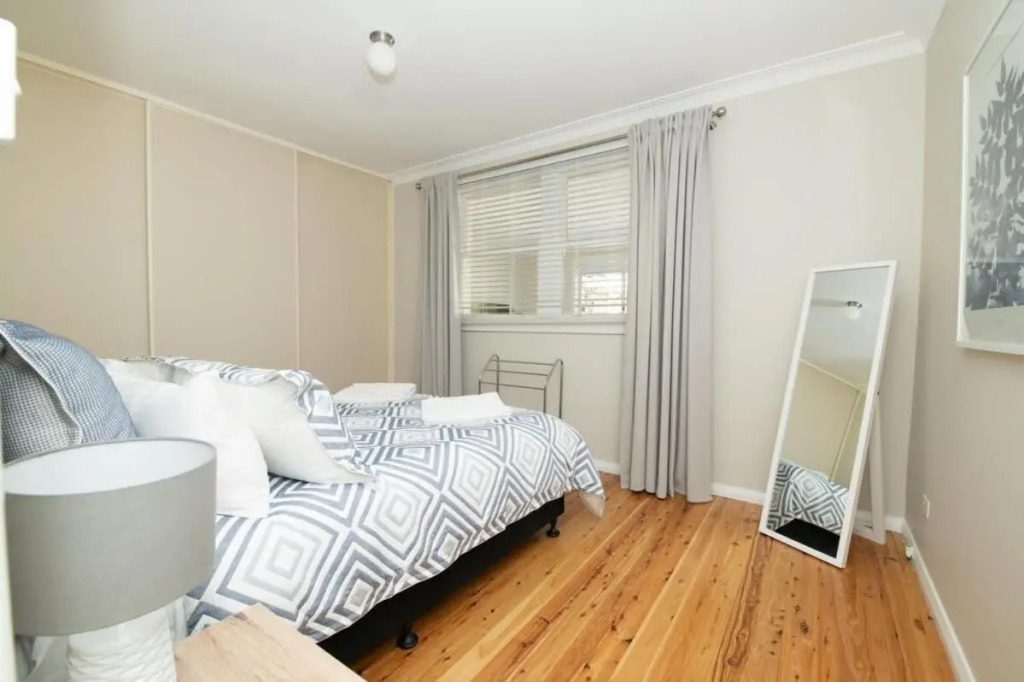 Sweet Caroline Sunny & Spacious Sleeps 6