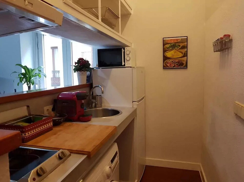 Studio in Madrid, With Wonderful City View, Balcony and Wifi