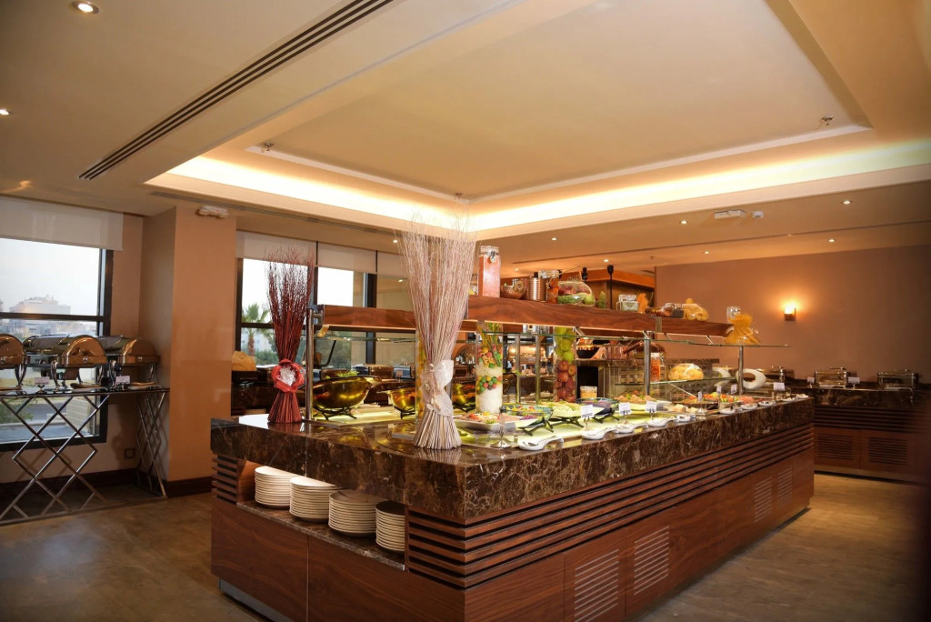 Warwick Al Khobar