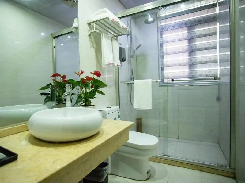Shell Hefei Chaohu Railway Station Wanda Plaza Hotel
