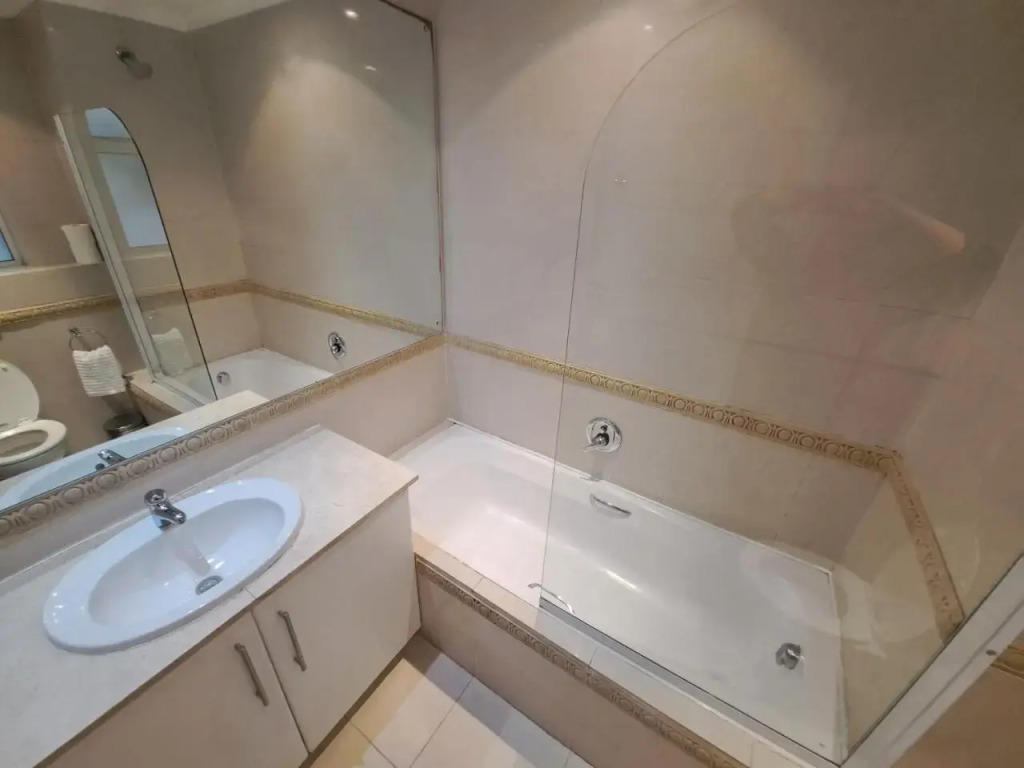 3 Bedroom Sea Facing Family Stay