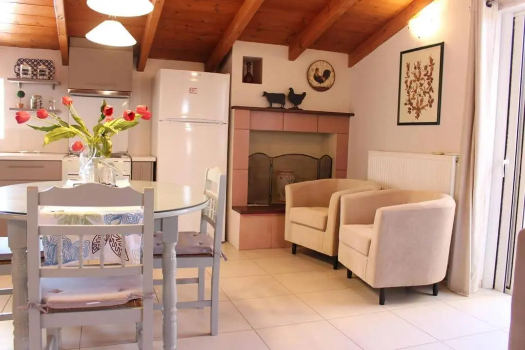 New independent loft, 360⁰ view, 5' beach/center