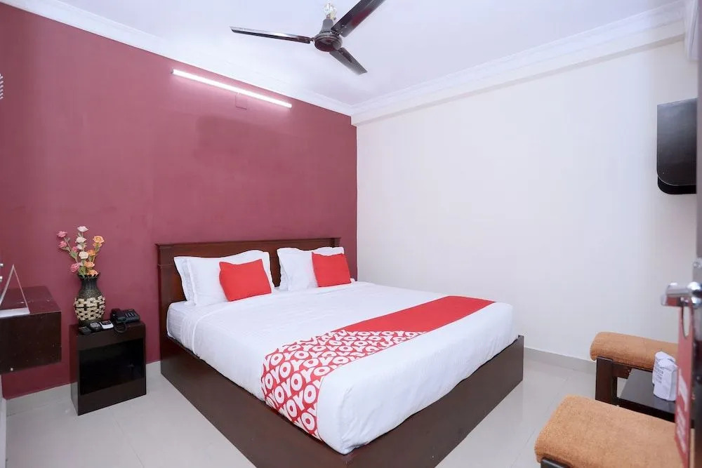 OYO 25012 Kv Suites
