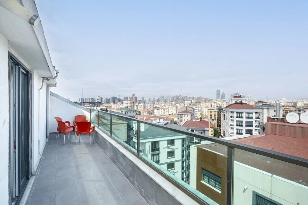 Chic Flat Near Public Transportation in Goztepe
