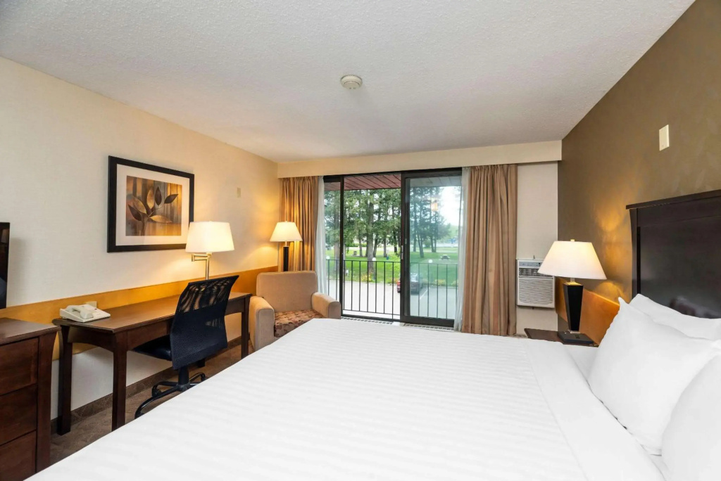 Prestige Riverside Lodge Quesnel