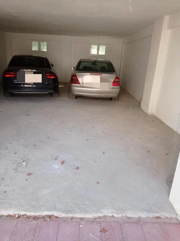 Deluxe Apartments 2