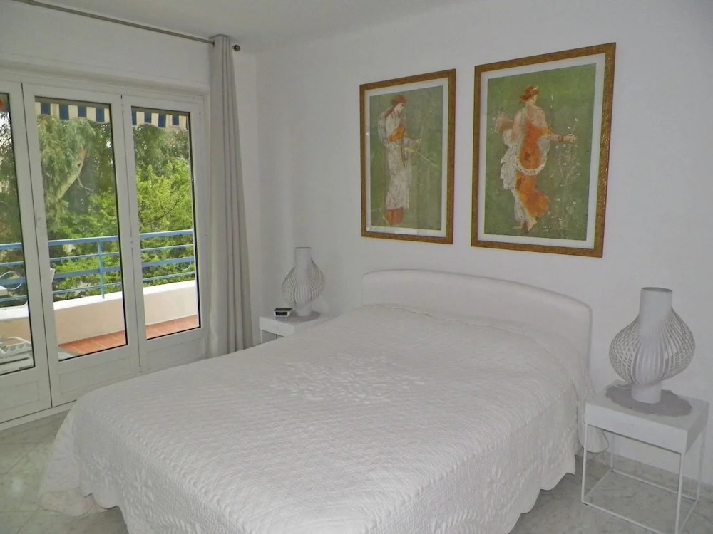 Contemporary Apartment in Antibes with Terrace