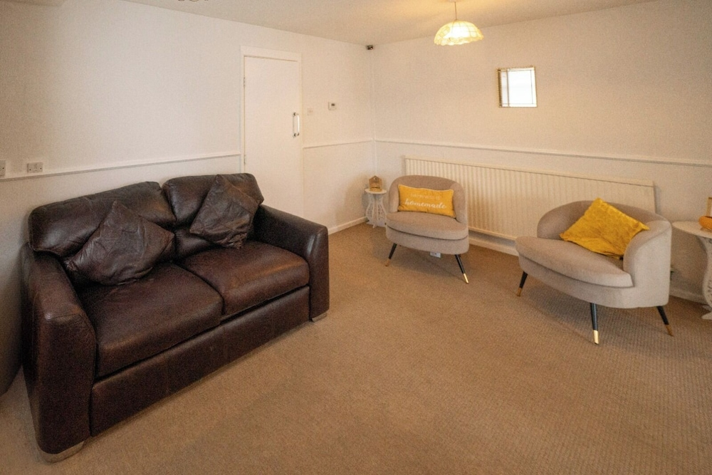 Spacious 3 Bedroom Home in Westhoughton