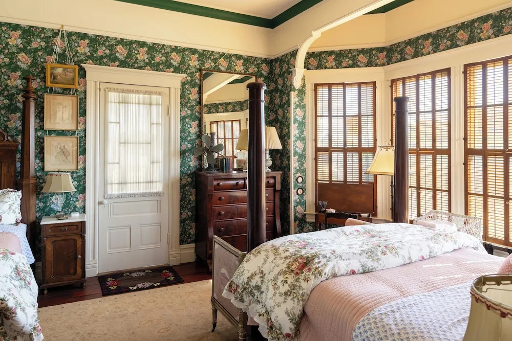 The JD Hyde Historic Inn