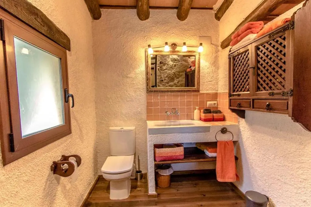 Catalunya Casas Stunning Costa Brava mountain retreat and 30kms away from the beach