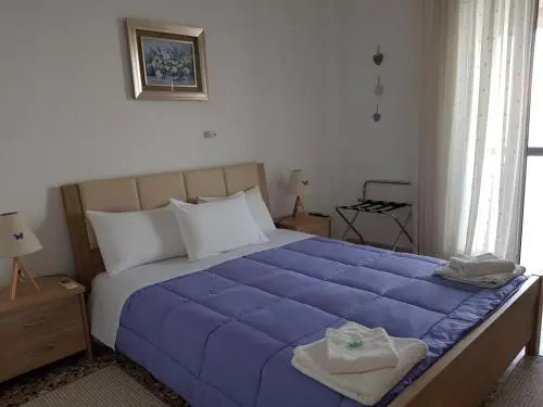 Blue Sky Apartments & Rooms