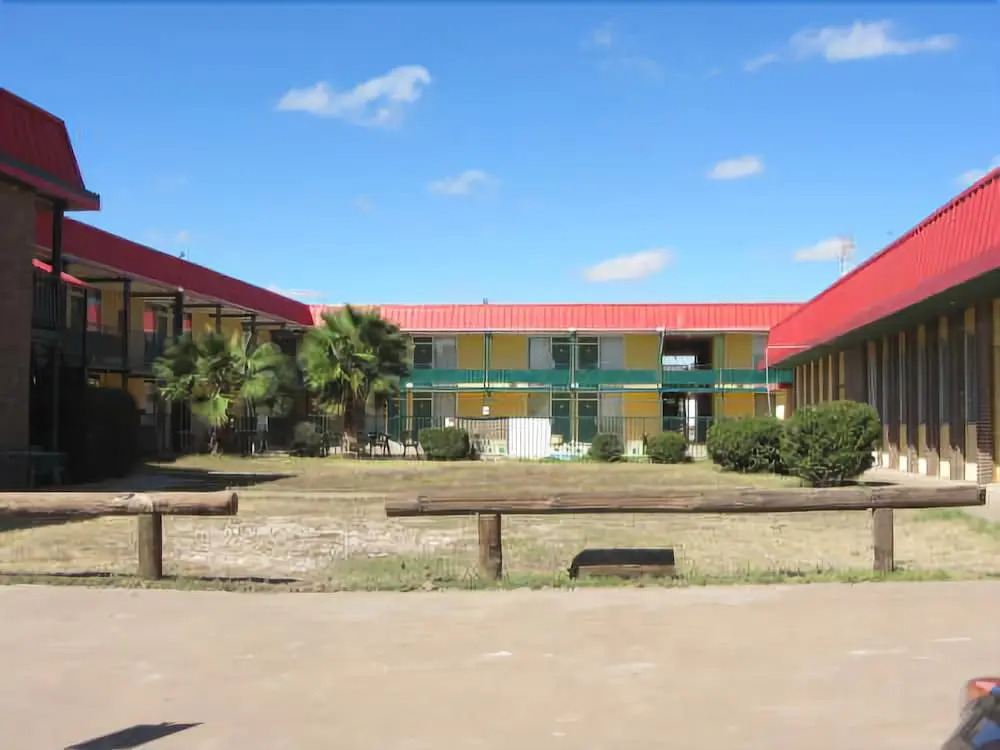 Hotel  Suites Midland West
