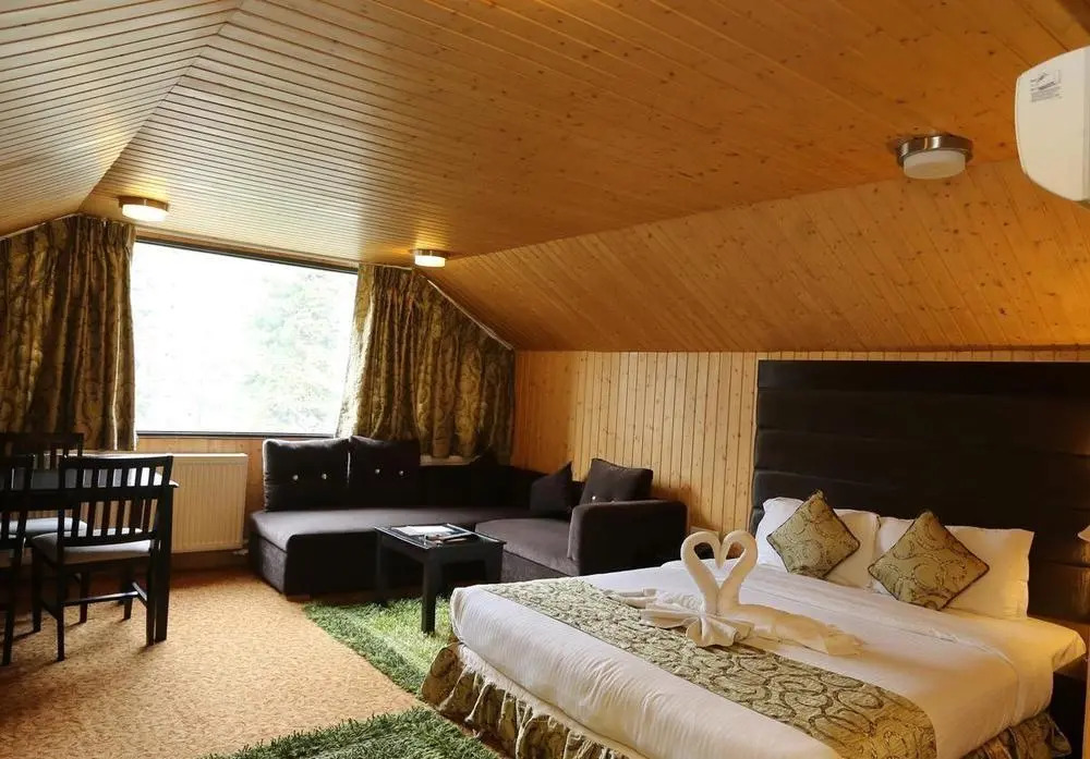 Hotel Pine Spring Gulmarg