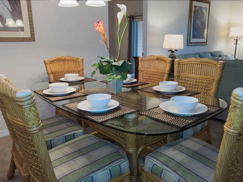 Best Location! Next to Restaraunt, Lake, Pool