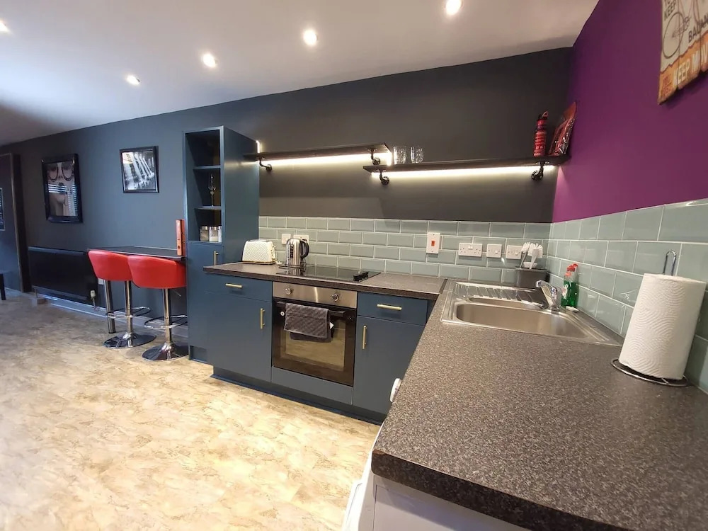 Liverpool City, Fairfield Duplex Suite