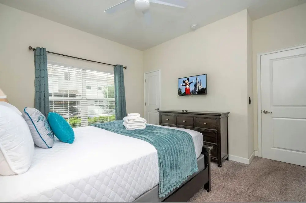 Storey Lake 4 BR With Private Pool