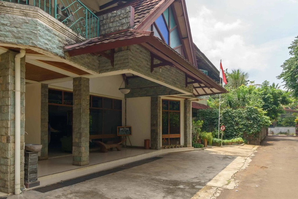 RedDoorz near Farmhouse Lembang