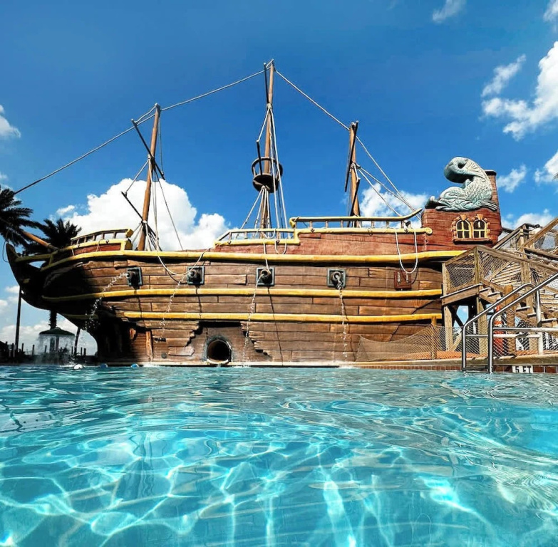 Upstay: Family-friendly Getaway With Spa & Pool