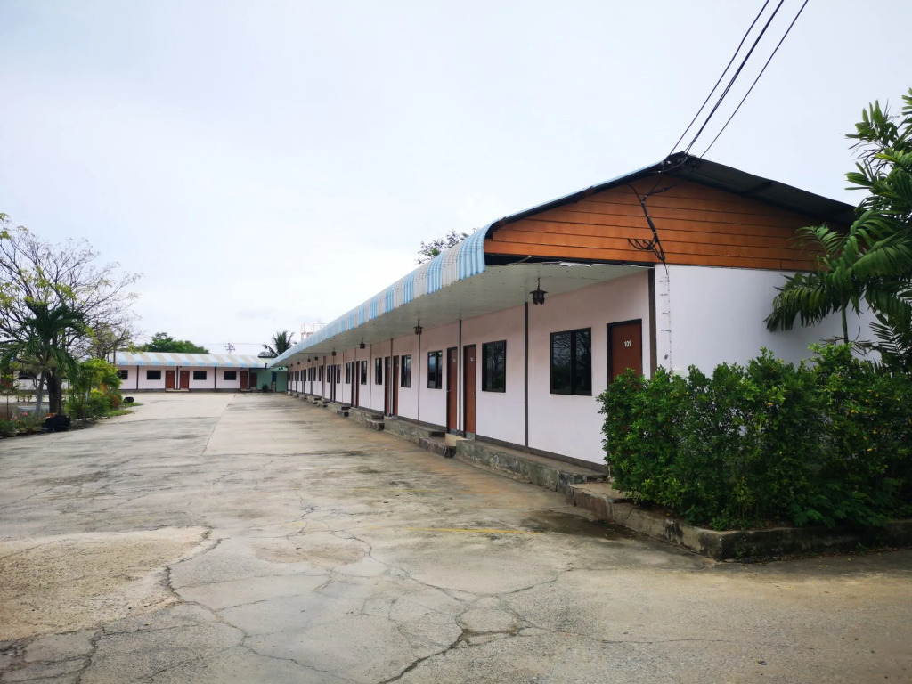 Taweesub  Resort