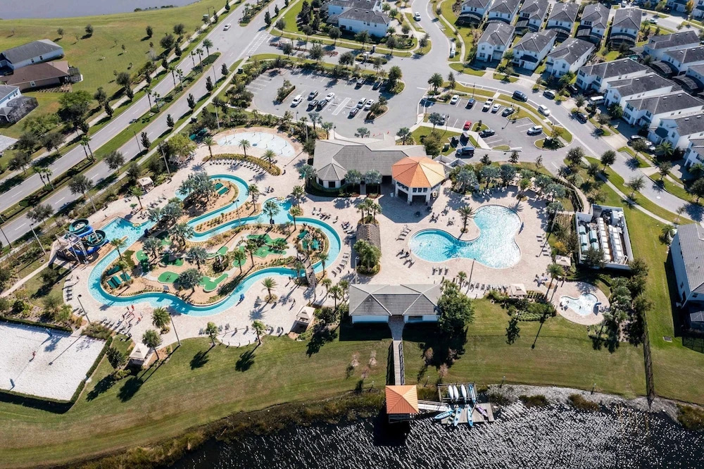 Beautiful Storey Lake Retreat Minutes From Disney