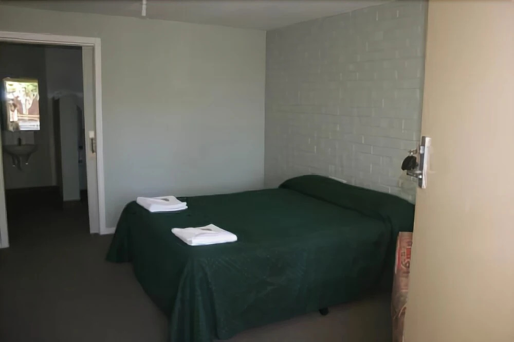 A Room For U