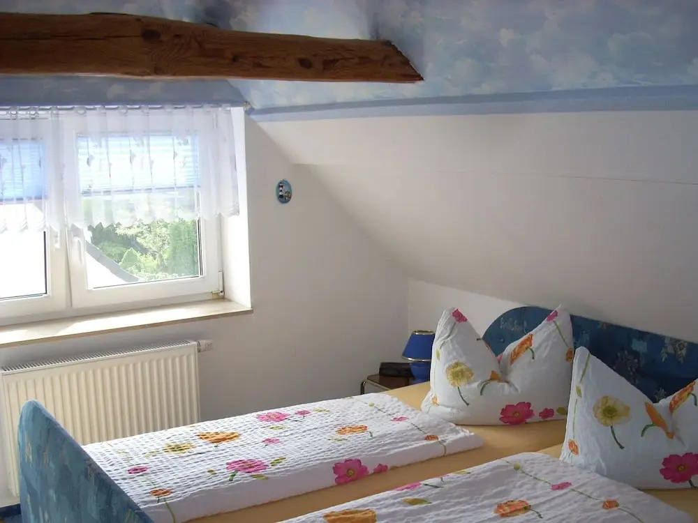 Beautiful Apartment in Wischuer with Fenced Garden