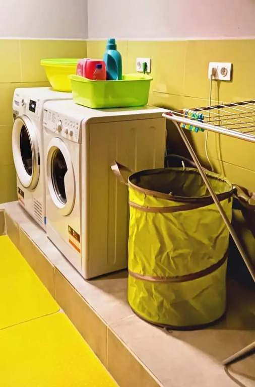 Green cube hostel