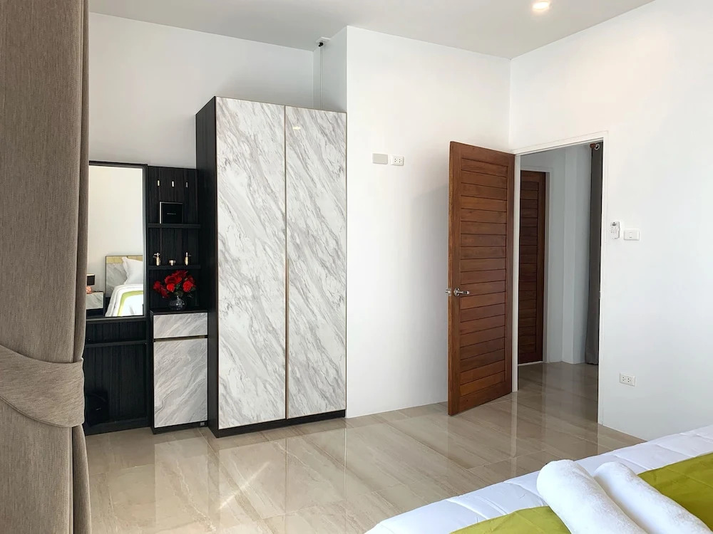 Private Villa with Pool near Laguna