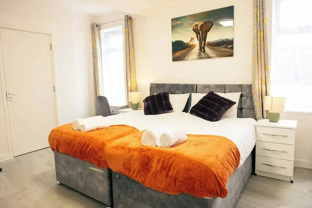 Stylish 3 Bed Flat Near Cardiff City Centre and Uni