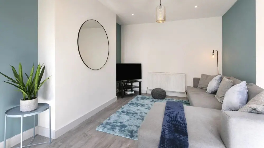 ✰OnPoint- MASSIVE House, PERFECT Location-Parking✰