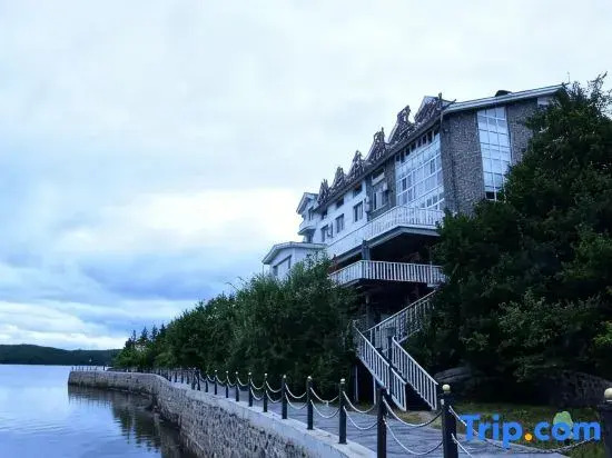 Diaoyutai villa in Jingpo Lake