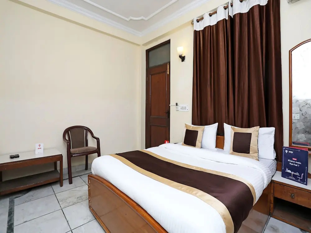 OYO 24421 Classic Hotel