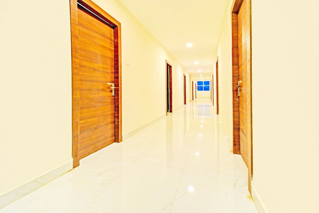 Townhouse Sanath Nagar Near Railway Station
