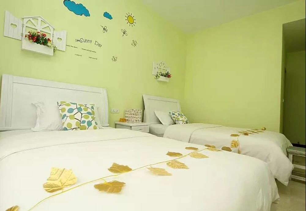 Zhaolvchang Holiday Hotel (Yangshuo County Kindergarten West Street)