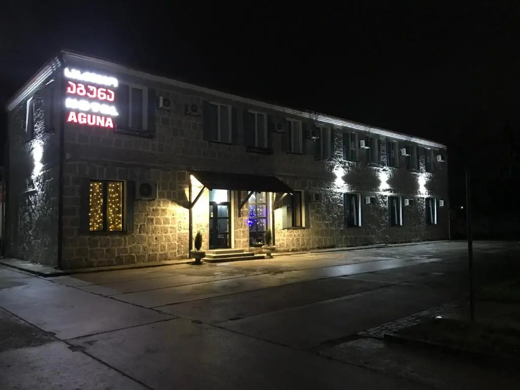 Отель Aguna