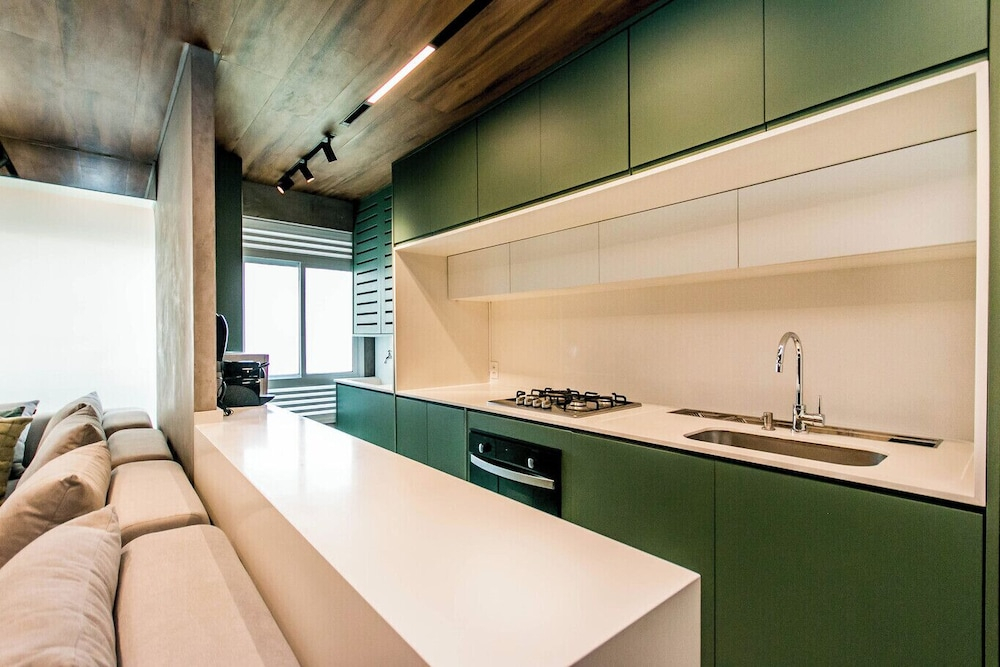 Apartamento Climatizado com Garagem em Alphaville